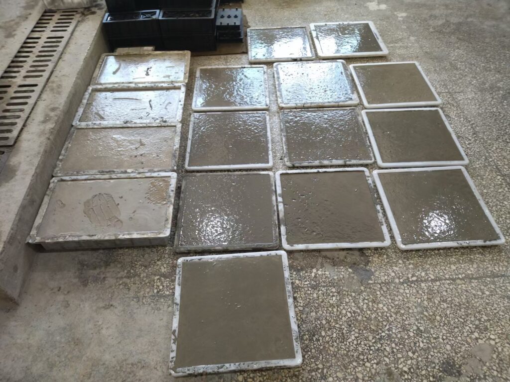 Concrete test block made of polycarboxylic acid superplasticizer